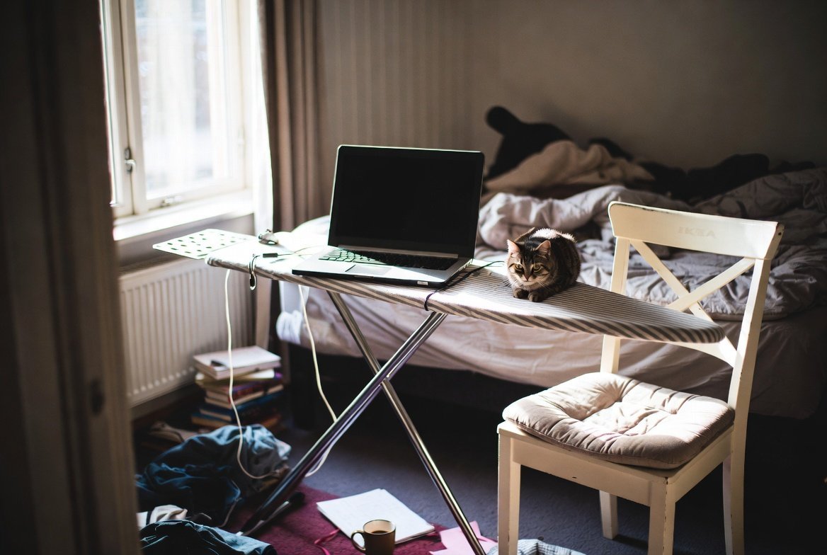 HMS når halve teamet jobber hjemmefra – hvem har ansvaret for kontorstolen på soverommet?